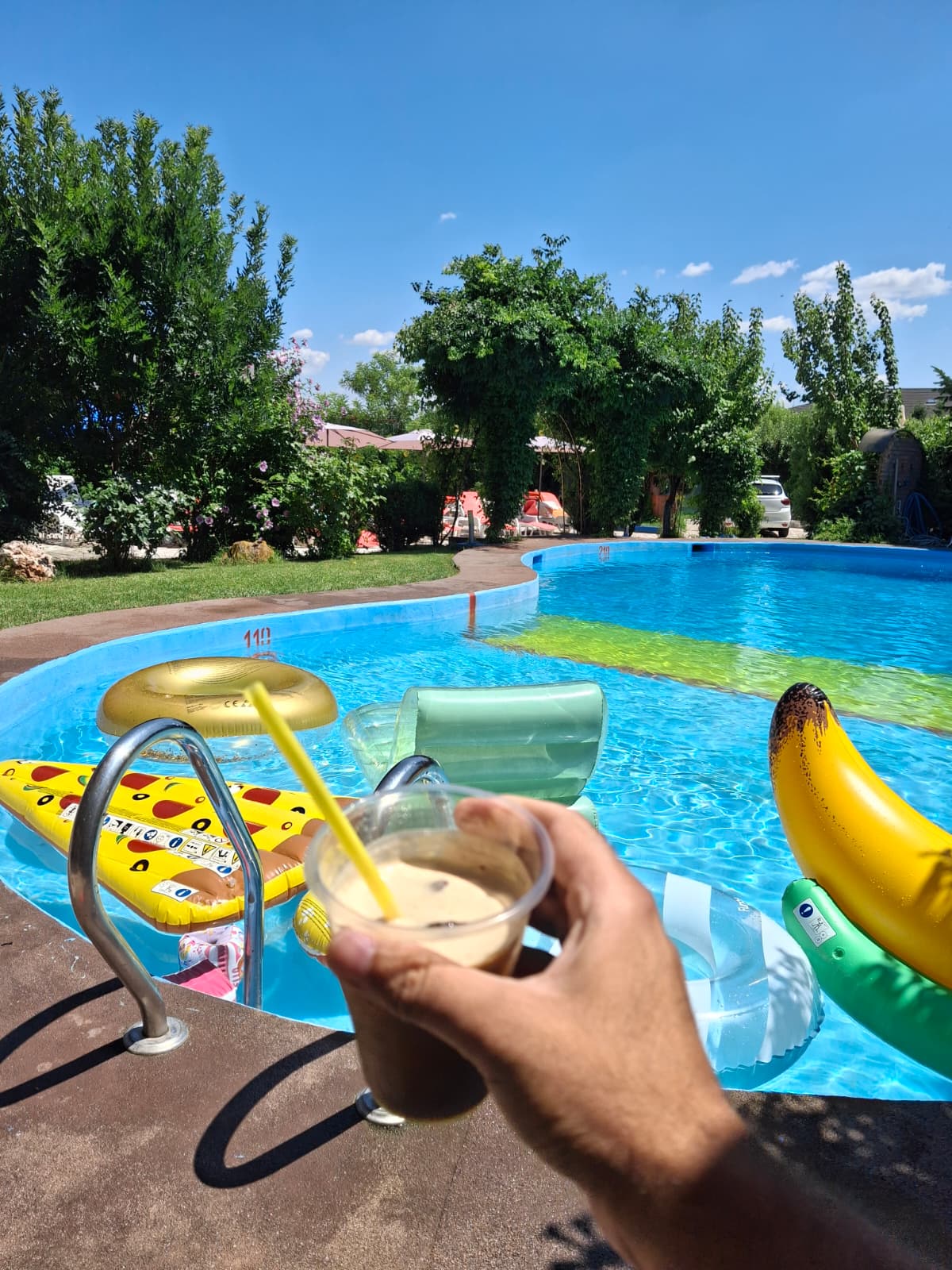 Outdoor pool at Motanul Galanton Snagov, with rings and floats